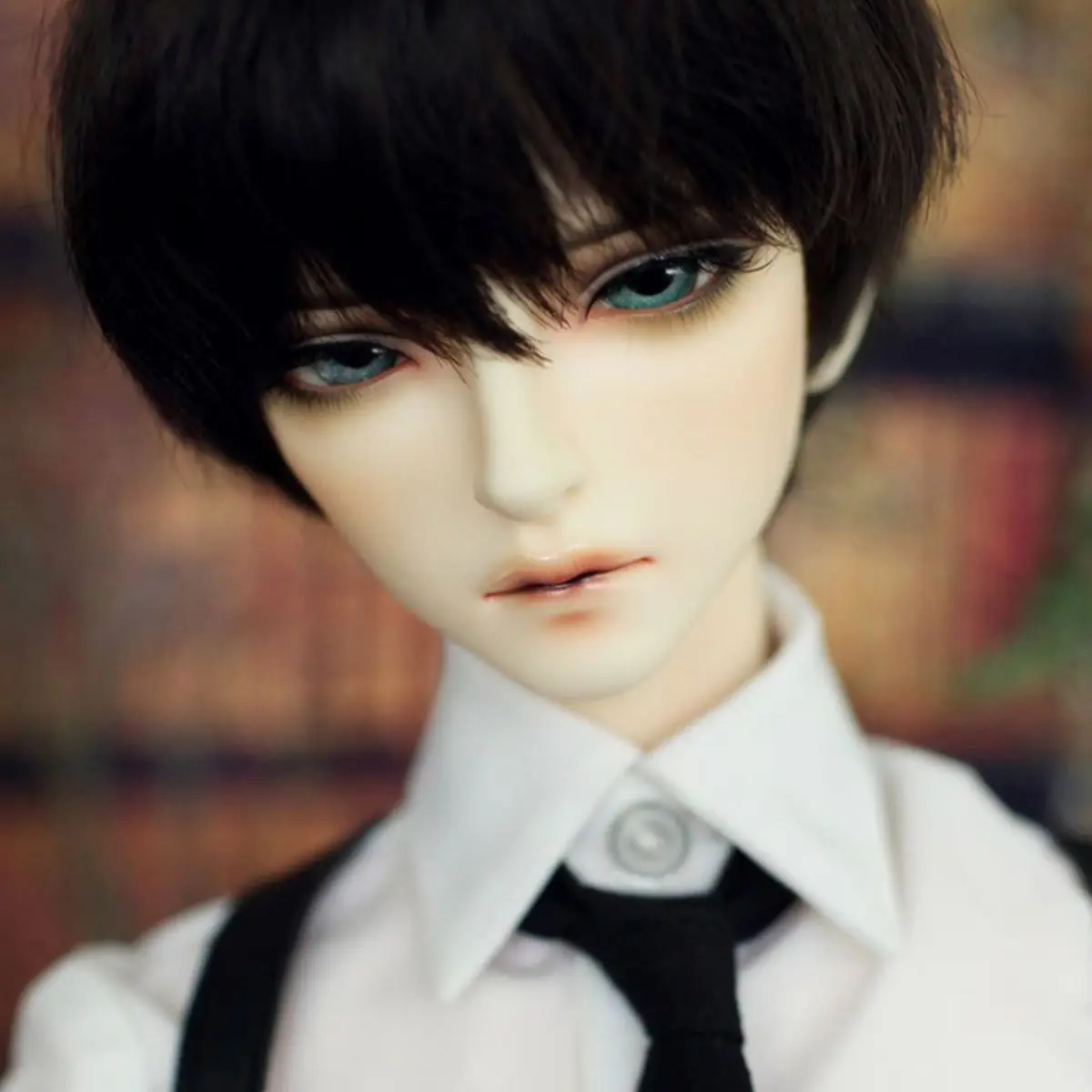 and Charming Eyed Resin Figure - Beauty Makeup Sale recension och pris